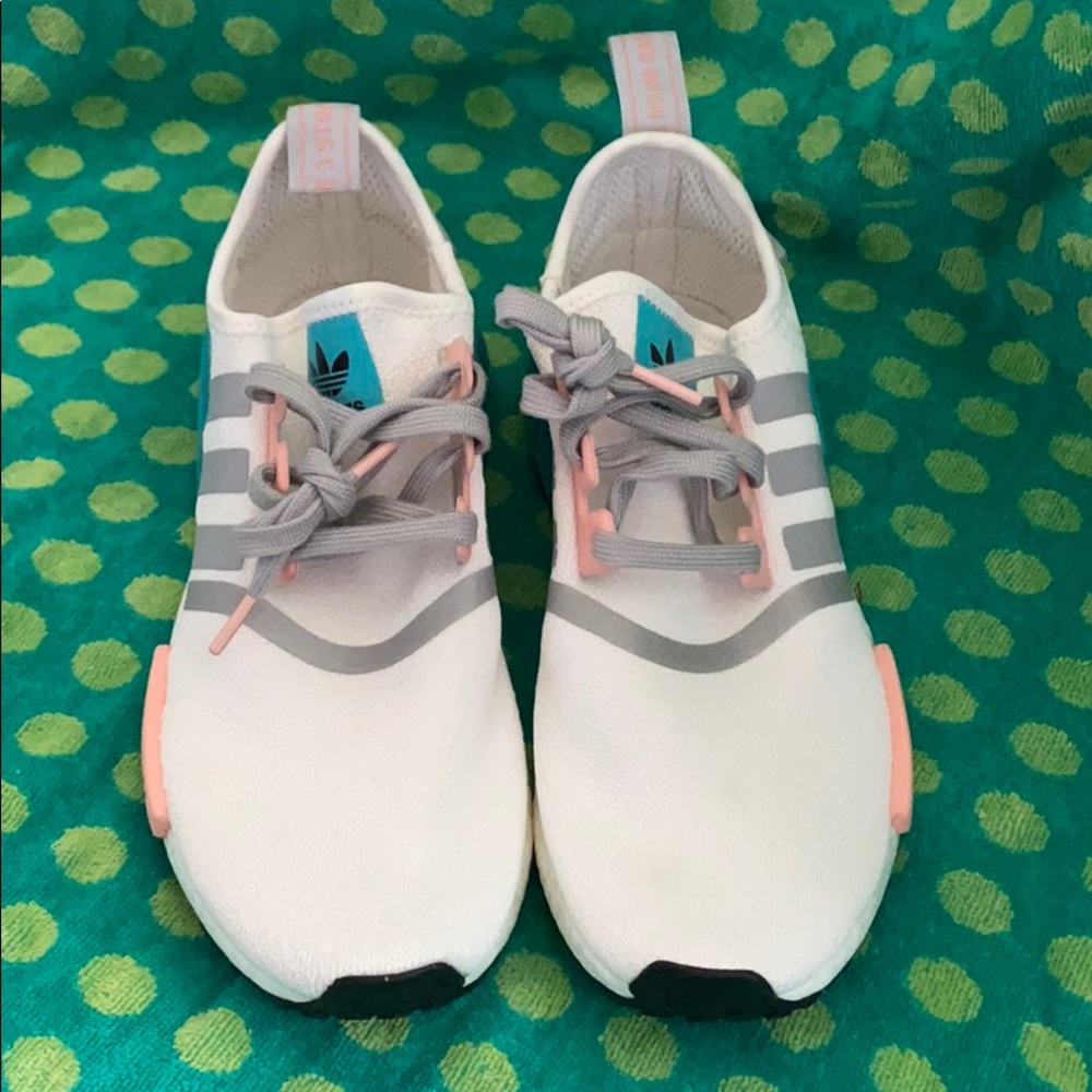 Adidas Boost NWOB never worn💖